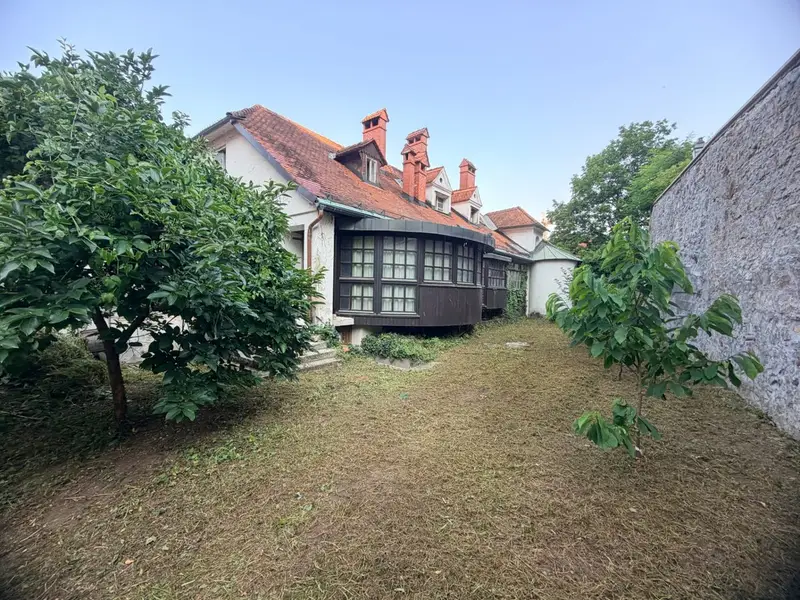 Sanacija zapuščene parcele, ročno in strojno odstranjevanje podrasti in grmičevja ter posek dreves. Stanje po izvedbi del.